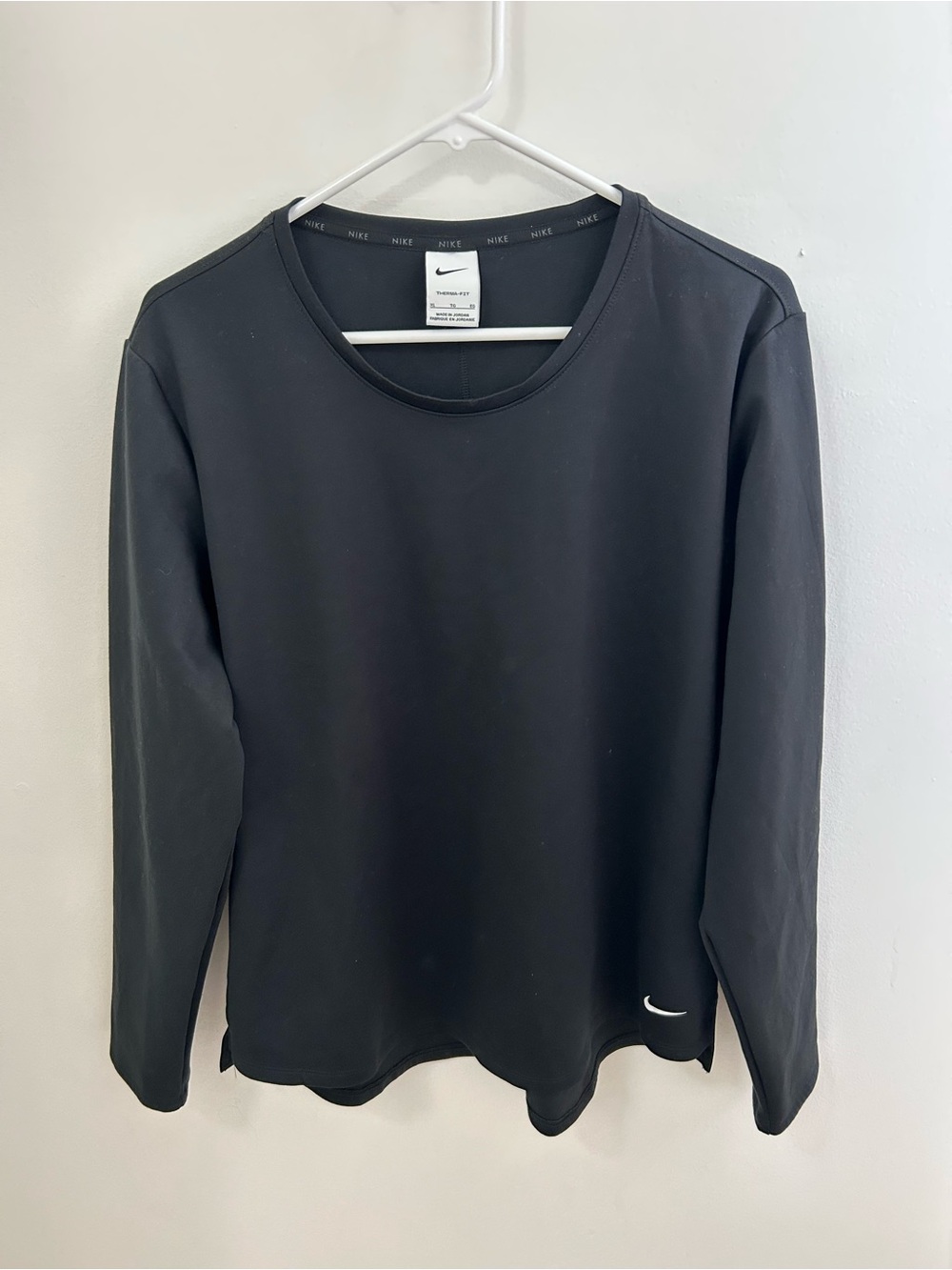 Nike women’s Black Therma-Fit Long Sleeve Top